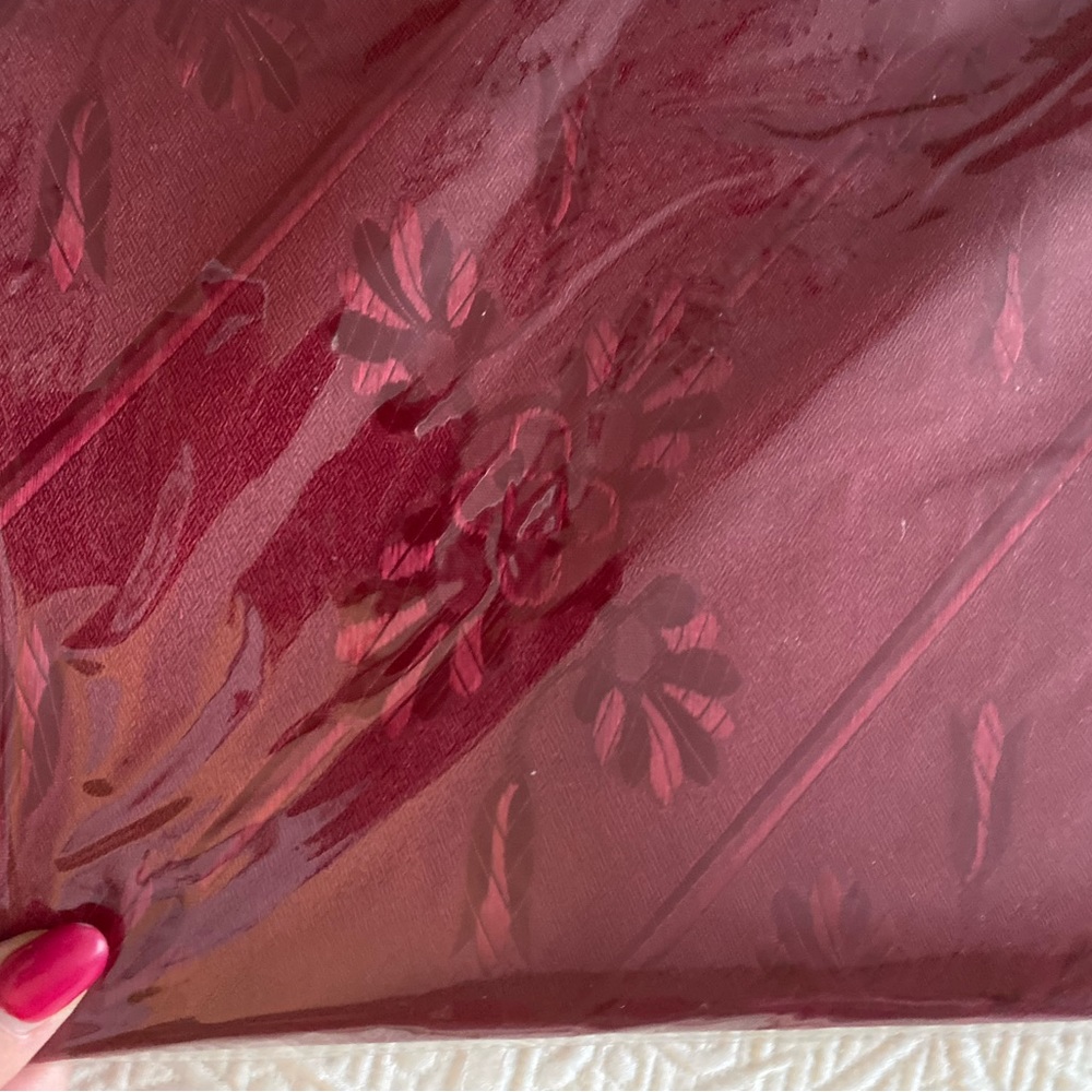 Vintage Style Red Tablecloth - Picture 4 of 5